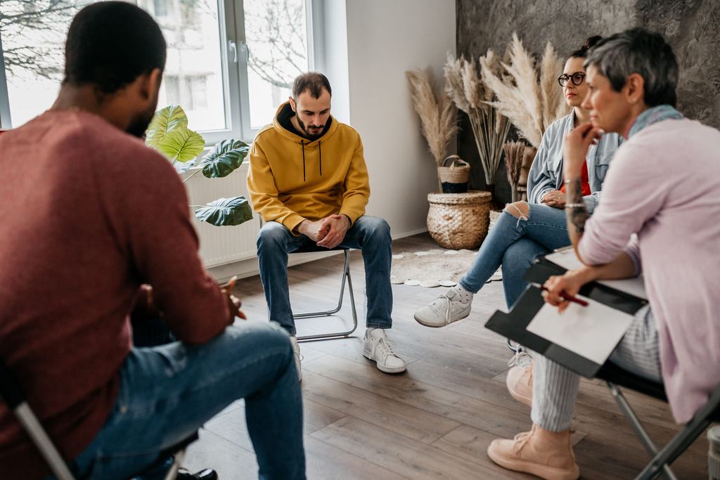 Giving Back in Recovery: Meaningful Ways to Support Others When You’re Ready | Why Choose Silver Ridge?