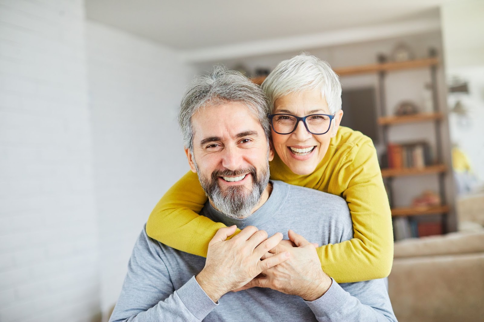 5-Ways-to-Conquer-Addiction-During-Midlife-Adulthood portrait of happy smiling senior couple at home